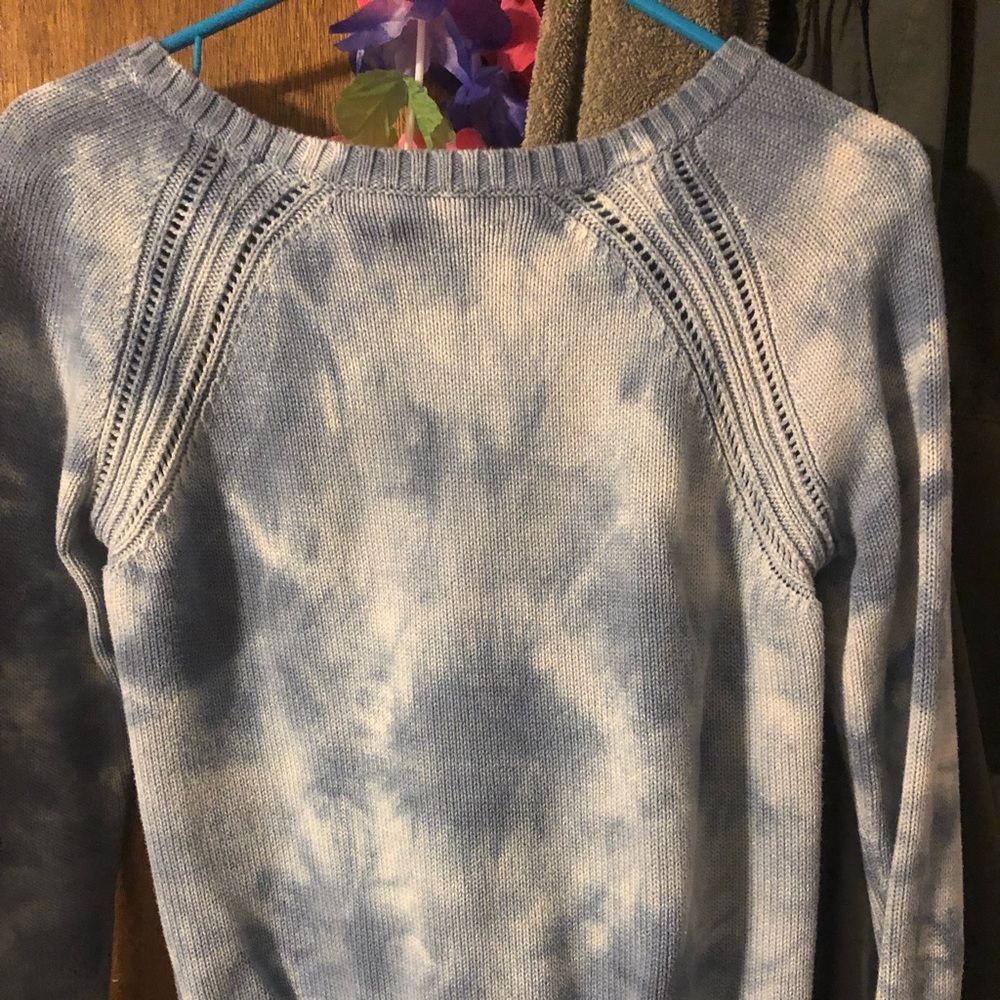 American Eagle sweater